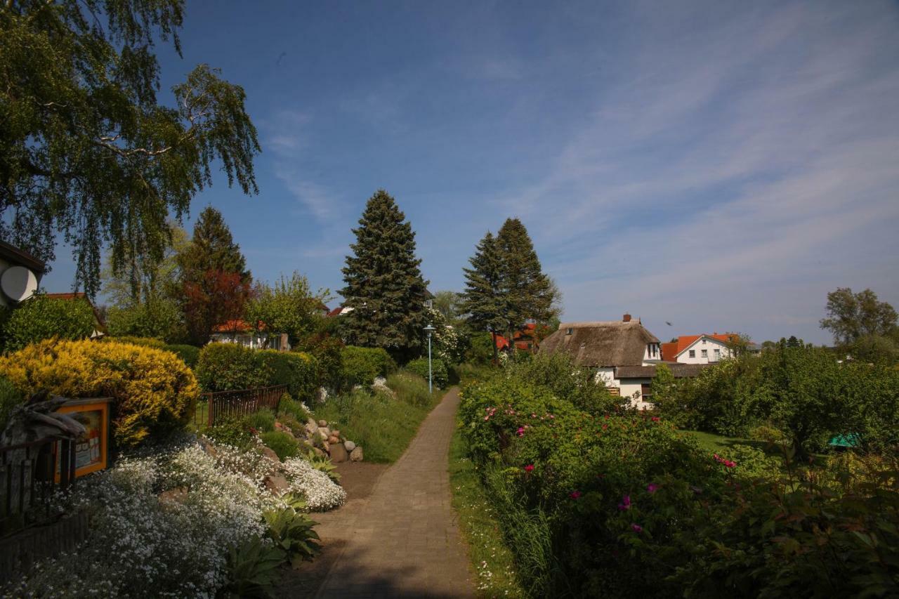 Ferienhaus Suedblick Am Yachthafen Breege Exterior foto