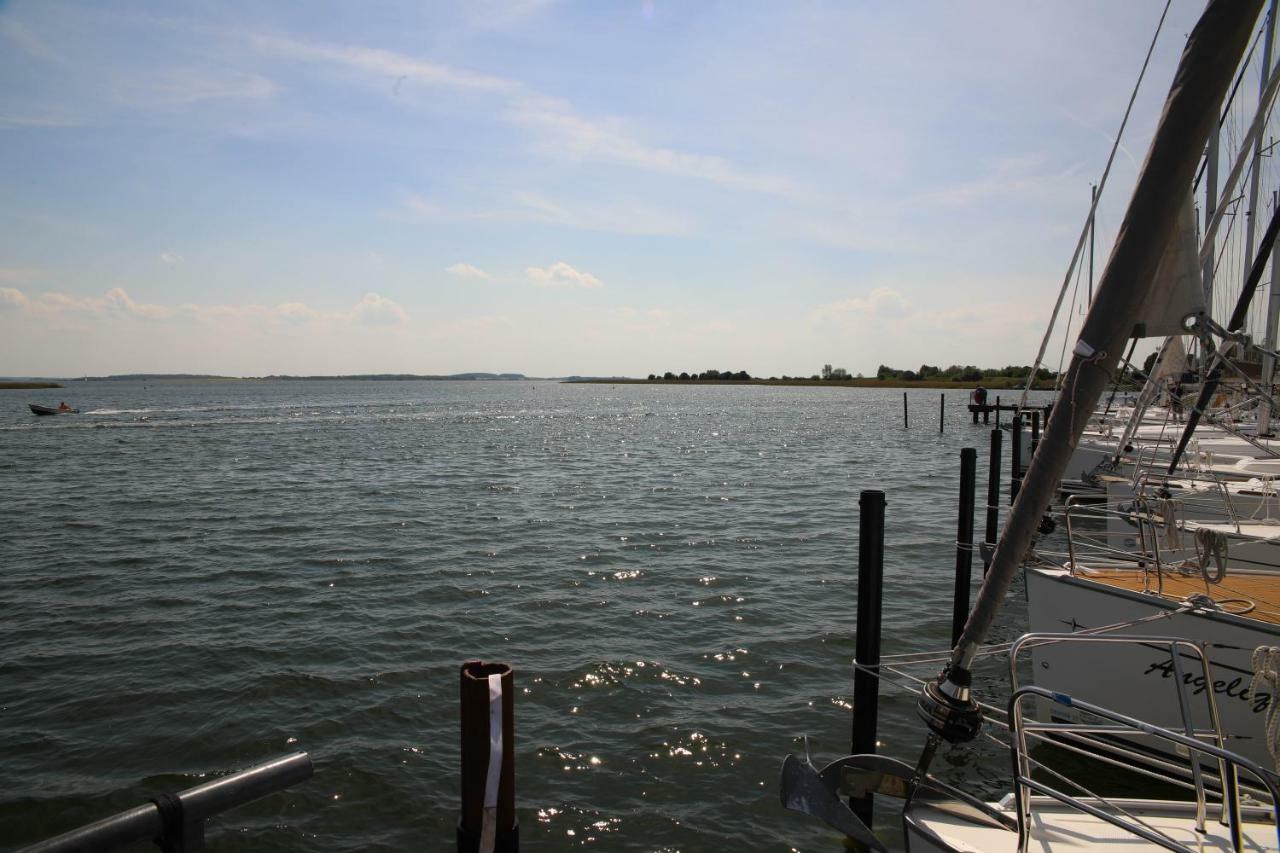 Ferienhaus Suedblick Am Yachthafen Breege Exterior foto